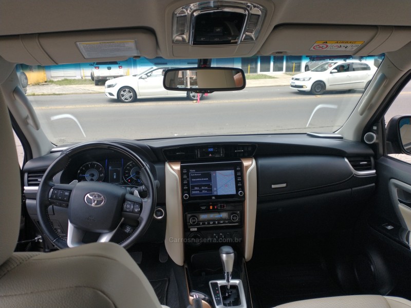 HILUX SW4 2.8 SRX 4X4 DIAMOND 16V TURBO DIESEL 4P 7 LUGARES AUTOMÁTICO - 2020 - CAXIAS DO SUL