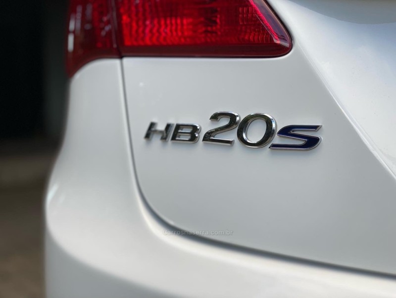 HB20S 1.6 PREMIUM 16V FLEX 4P AUTOMÁTICO - 2015 - PAROBé