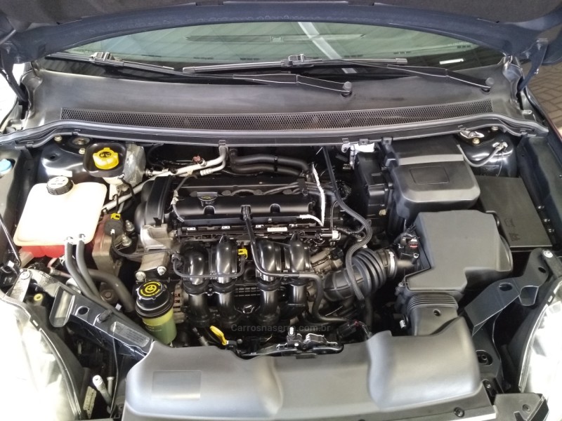 FOCUS 1.6 GLX 8V FLEX 4P MANUAL - 2011 - CAXIAS DO SUL