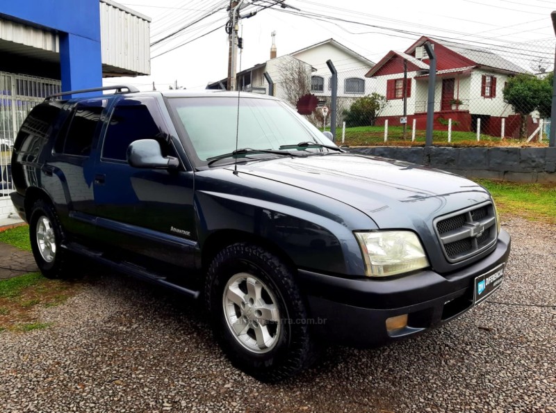 BLAZER 2.4 MPFI ADVANTAGE 4X2 8V GASOLINA 4P MANUAL