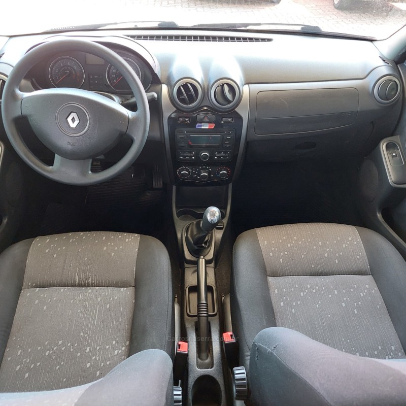 LOGAN 1.6 EXPRESSION 8V FLEX 4P MANUAL - 2013 - SãO SEBASTIãO DO CAí