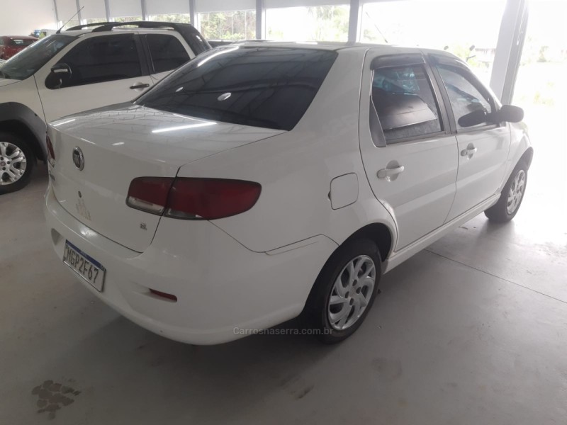 SIENA 1.0 MPI ELX 8V FLEX 4P MANUAL - 2010 - BOM PRINCíPIO
