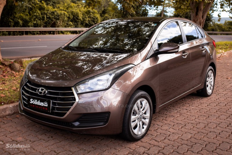 HB20S 1.6 COMFORT PLUS 16V FLEX 4P AUTOMÁTICO