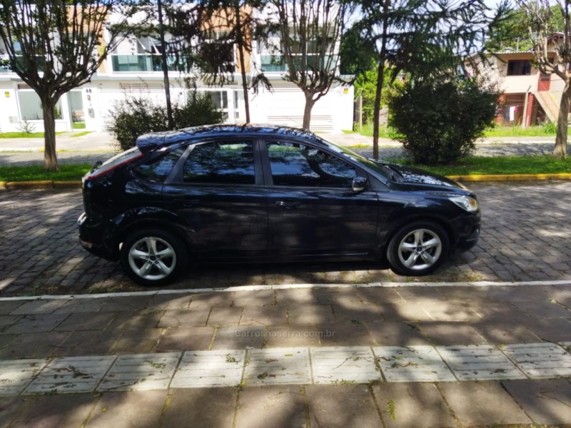 FOCUS 1.6 S 16V FLEX 4P MANUAL - 2013 - FARROUPILHA