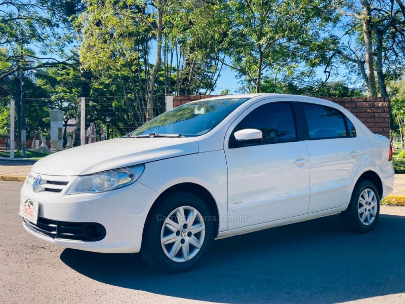 VOYAGE 1.0 MI TRENDLINE 8V FLEX 4P MANUAL - 2012 - SãO SEBASTIãO DO CAí