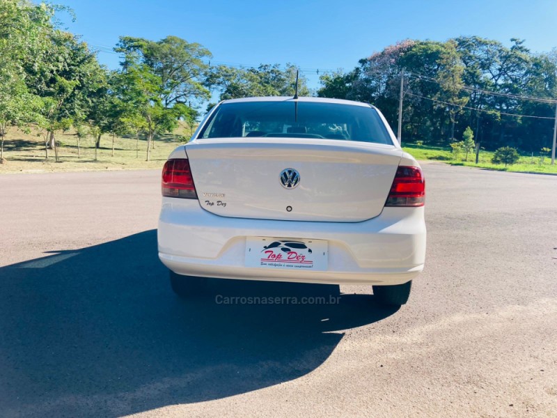 VOYAGE 1.0 MI TRENDLINE 8V FLEX 4P MANUAL - 2012 - SãO SEBASTIãO DO CAí