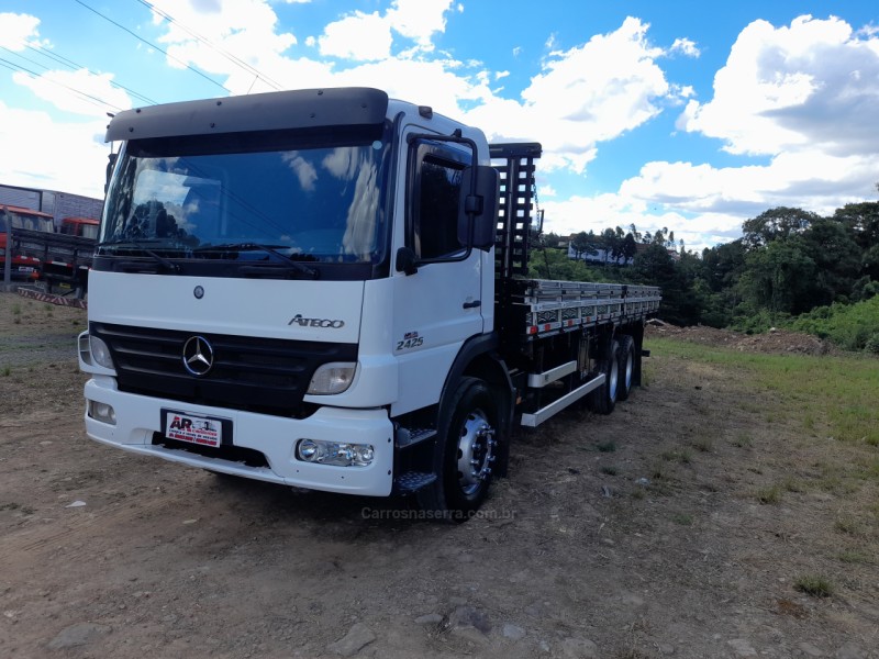 atego 2425 3 eixos 2012 garibaldi