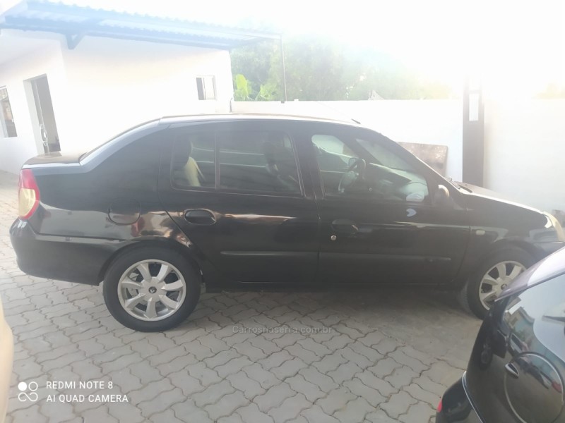 CLIO 1.0 EXPRESSION SEDAN 16V FLEX 4P MANUAL - 2008 - CAXIAS DO SUL
