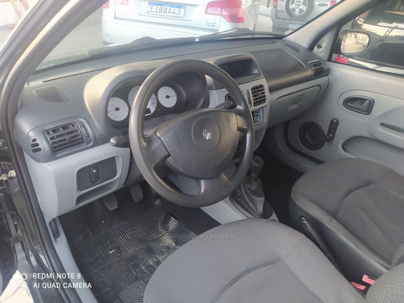 CLIO 1.0 EXPRESSION SEDAN 16V FLEX 4P MANUAL - 2008 - CAXIAS DO SUL