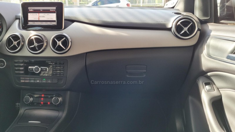 B 200 1.6 TURBO GASOLINA 4P AUTOMÁTICO - 2013 - CAXIAS DO SUL