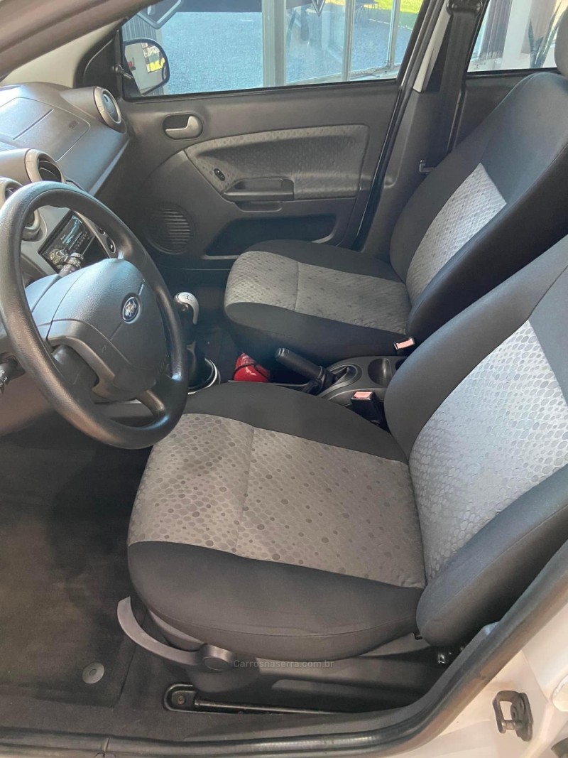 FIESTA 1.6 ROCAM SE 8V FLEX 4P MANUAL - 2014 - IGREJINHA