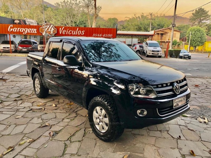 AMAROK 2.0 SE 4X4 CD 16V TURBO INTERCOOLER DIESEL 4P MANUAL - 2012 - TRêS COROAS