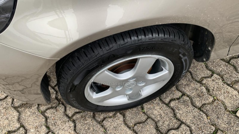 FIT 1.4 LXL 8V FLEX 4P MANUAL - 2005 - FARROUPILHA