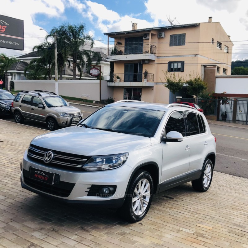TIGUAN 2.0 TSI 16V TURBO GASOLINA 4P TIPTRONIC - 2012 - GUAPORé