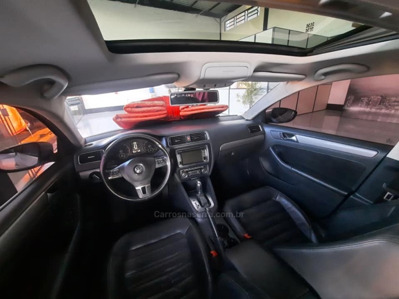 JETTA 2.0 TSI HIGHLINE 200CV GASOLINA 4P TIPTRONIC - 2012 - IGREJINHA