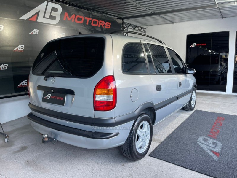 ZAFIRA 2.0 MPFI 16V GASOLINA 4P MANUAL - 2001 - CAMPO BOM