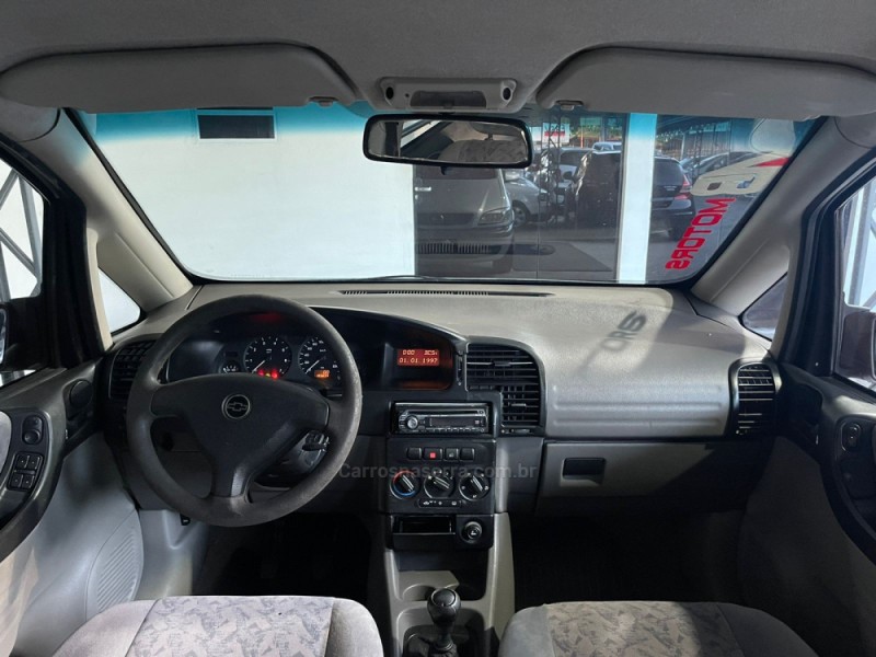 ZAFIRA 2.0 MPFI 16V GASOLINA 4P MANUAL - 2001 - CAMPO BOM