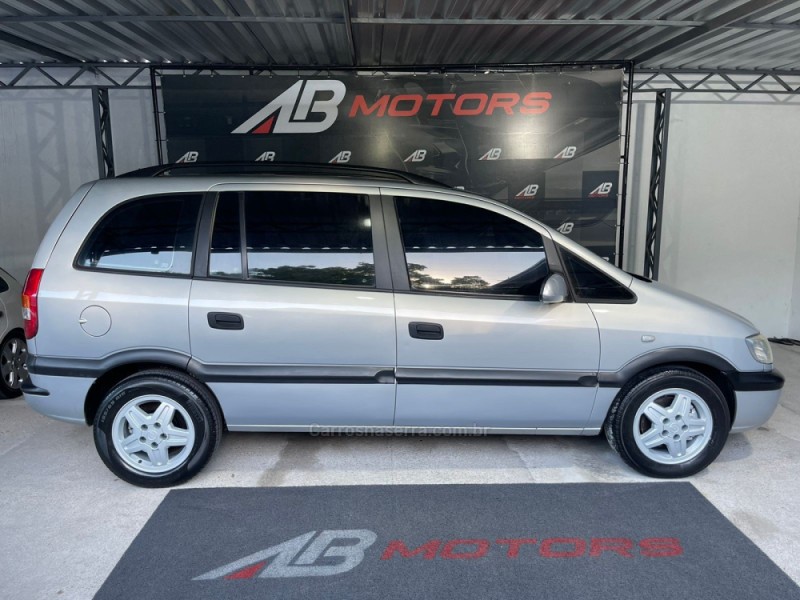 ZAFIRA 2.0 MPFI 16V GASOLINA 4P MANUAL - 2001 - CAMPO BOM