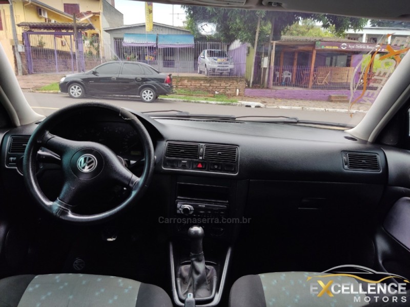 GOLF 1.6 MI BLACK & SILVER 8V GASOLINA 4P MANUAL - 2003 - NOVO HAMBURGO