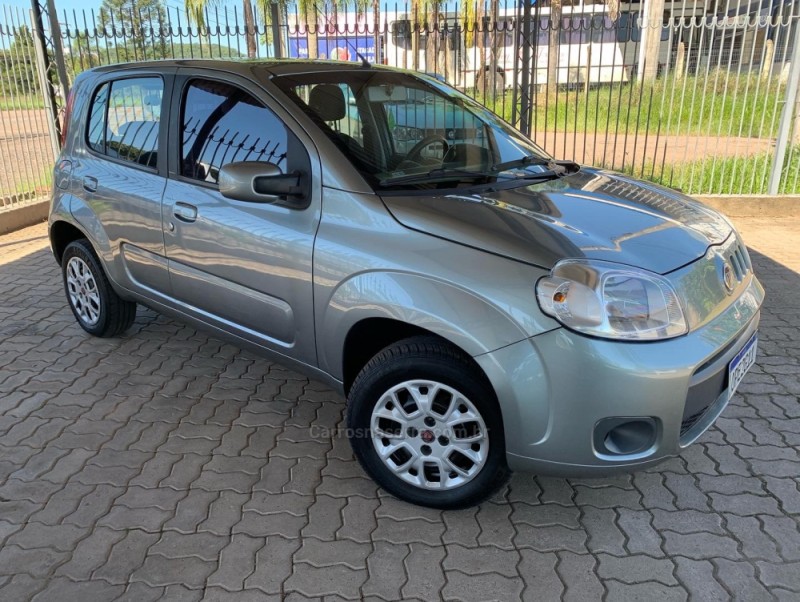 UNO 1.0 EVO VIVACE 8V FLEX 4P MANUAL