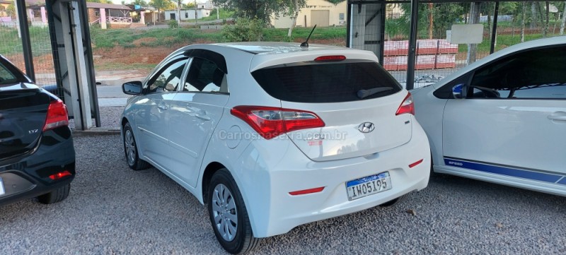 HB20 1.0 COMFORT PLUS 12V FLEX 4P MANUAL - 2015 - BOM PRINCíPIO