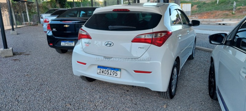 HB20 1.0 COMFORT PLUS 12V FLEX 4P MANUAL - 2015 - BOM PRINCíPIO