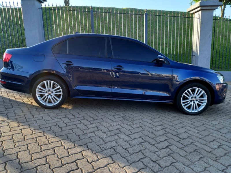 JETTA 2.0 COMFORTLINE FLEX 4P TIPTRONIC - 2013 - SãO SEBASTIãO DO CAí