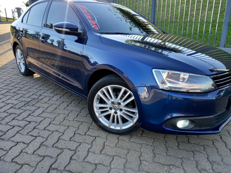 JETTA 2.0 COMFORTLINE FLEX 4P TIPTRONIC - 2013 - SãO SEBASTIãO DO CAí