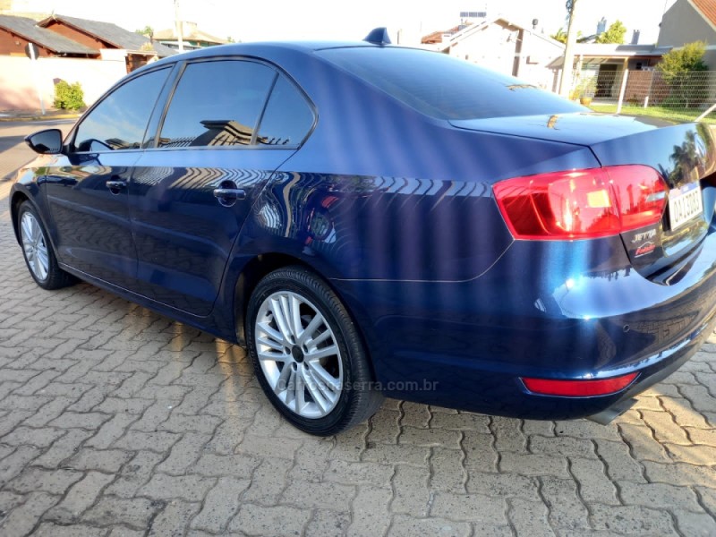 JETTA 2.0 COMFORTLINE FLEX 4P TIPTRONIC - 2013 - SãO SEBASTIãO DO CAí