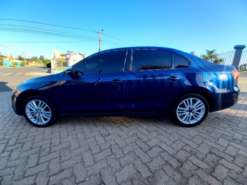 JETTA 2.0 COMFORTLINE FLEX 4P TIPTRONIC - 2013 - SãO SEBASTIãO DO CAí
