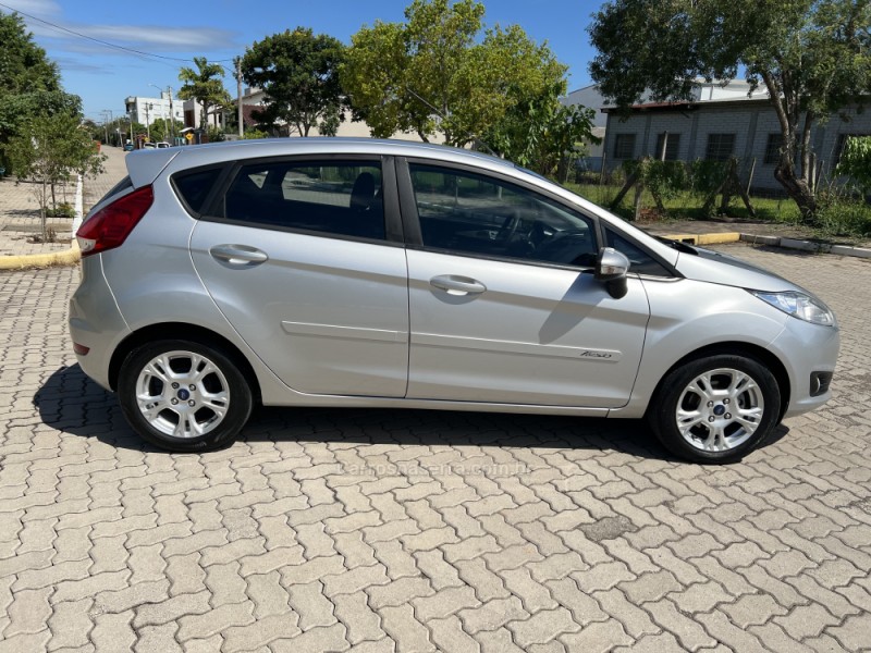 FIESTA 1.5 SE HATCH 16V FLEX 4P MANUAL - 2015 - NOVA HARTZ