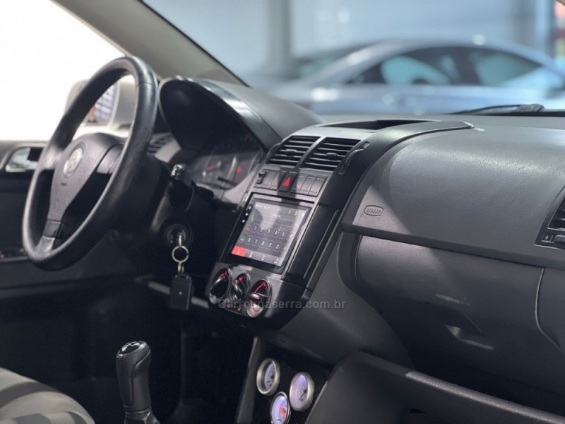 POLO 1.6 MI 8V FLEX 4P MANUAL - 2009 - NOVO HAMBURGO