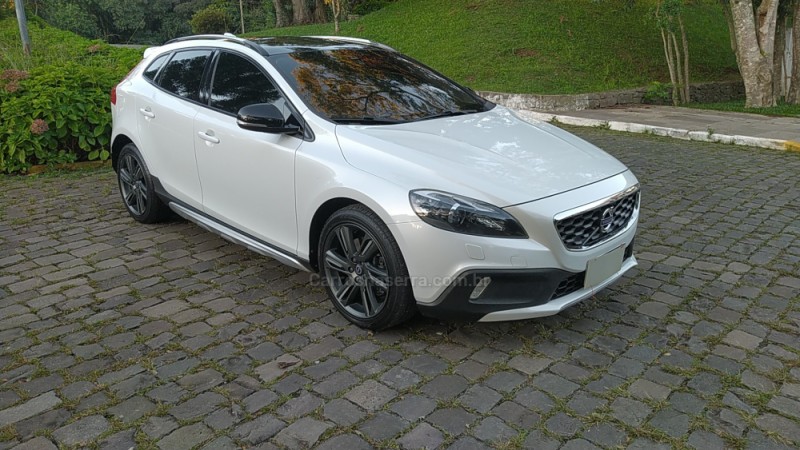 V40 2.0 T5 CROSS COUNTRY AWD TURBO GASOLINA 4P AUTOMÁTICO - 2016 - FARROUPILHA