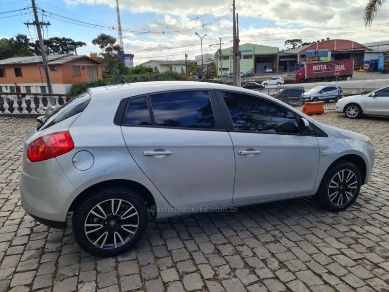 BRAVO 1.8 ESSENCE 16V FLEX 4P AUTOMATIZADO - 2011 - CAXIAS DO SUL