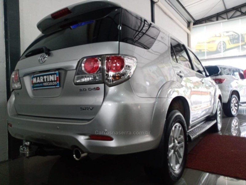 HILUX SW4 3.0 SRV 4X4 7 LUGARES 16V TURBO INTERCOOLER DIESEL 4P AUTOMÁTICO - 2014 - CAXIAS DO SUL