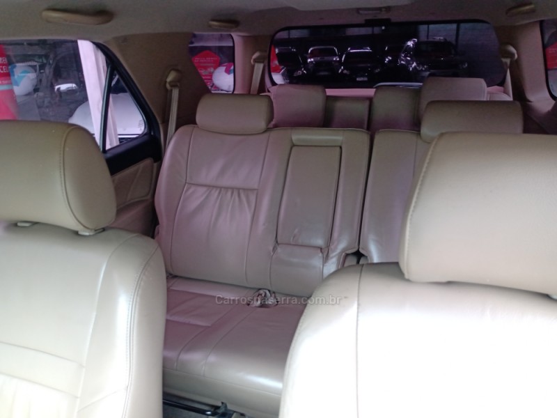 HILUX SW4 3.0 SRV 4X4 7 LUGARES 16V TURBO INTERCOOLER DIESEL 4P AUTOMÁTICO - 2014 - CAXIAS DO SUL