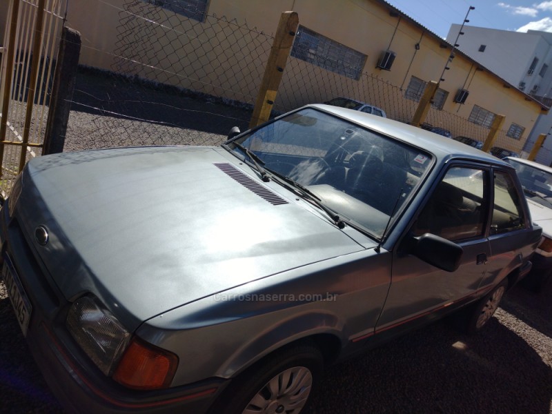 escort  1993 sapiranga