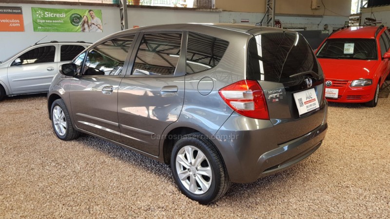 FIT 1.4 LX 16V FLEX 4P AUTOMÁTICO - 2014 - GARIBALDI