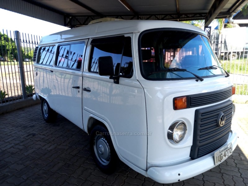 kombi 1.4 mi std lotacao 8v flex 3p manual 2014 sao sebastiao do cai