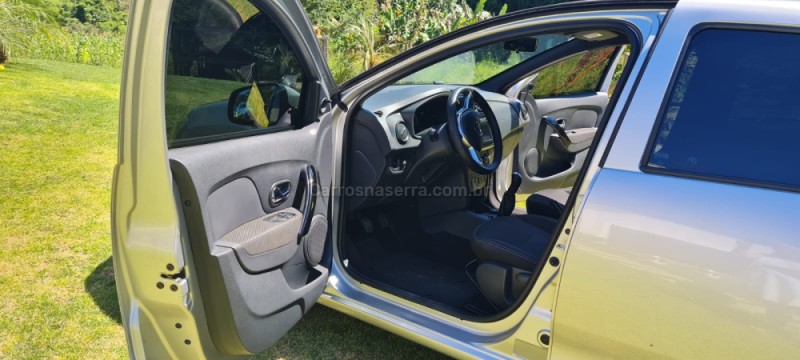 LOGAN 1.6 ZEN 16V FLEX 4P MANUAL - 2021 - CAXIAS DO SUL