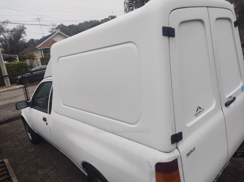 COURIER 1.6 MPI L VAN 8V FLEX 2P MANUAL - 2011 - GRAMADO