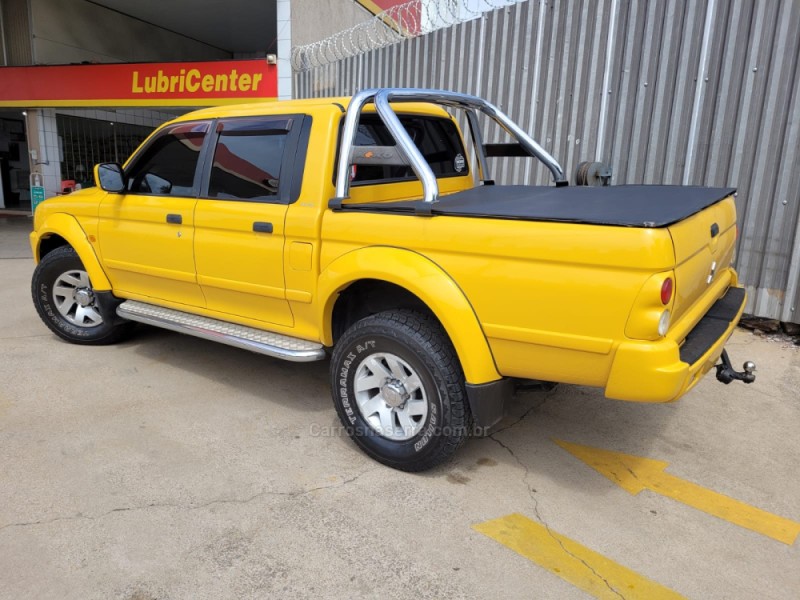 L200 2.5 SPORT HPE 4X4 CD 8V TURBO INTERCOOLER DIESEL 4P AUTOMÁTICO - 2004 - CAXIAS DO SUL