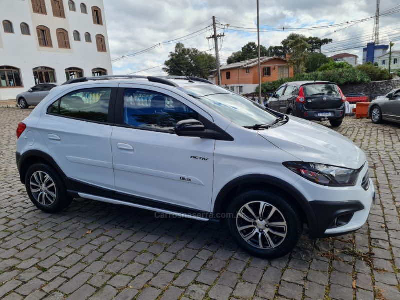 ONIX 1.4 MPFI ACTIV 8V FLEX 4P MANUAL - 2017 - CAXIAS DO SUL