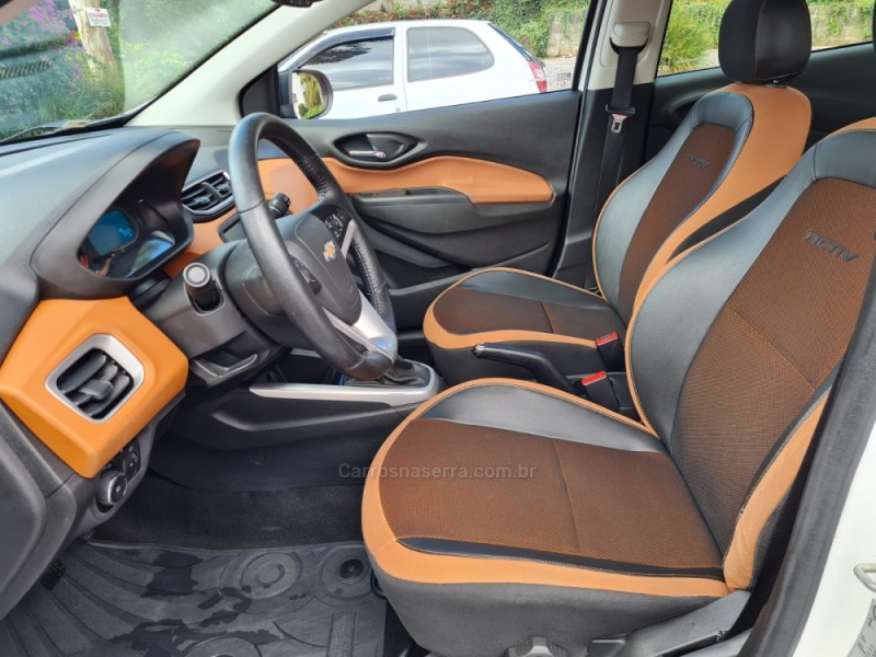 ONIX 1.4 MPFI ACTIV 8V FLEX 4P MANUAL - 2017 - CAXIAS DO SUL