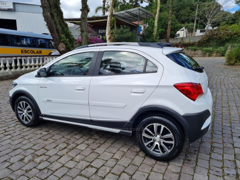 ONIX 1.4 MPFI ACTIV 8V FLEX 4P MANUAL - 2017 - CAXIAS DO SUL