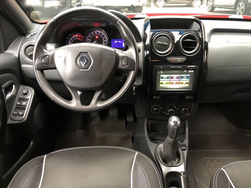 DUSTER OROCH 1.6 16V FLEX DYNAMIQUE 4P MANUAL - 2016 - FELIZ