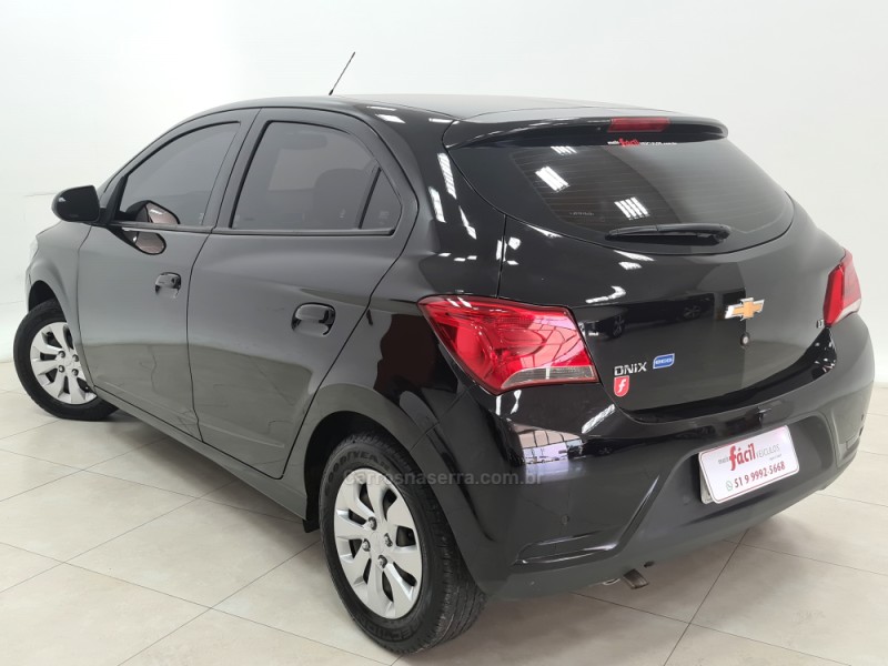 ONIX 1.0  LT 12V TURBO FLEX 4P MANUAL - 2018 - SANTA CRUZ DO SUL