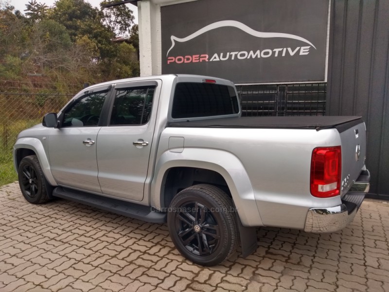 AMAROK 2.0 HIGHLINE 4X4 CD 16V TURBO INTERCOOLER DIESEL 4P AUTOMÁTICO - 2016 - FARROUPILHA