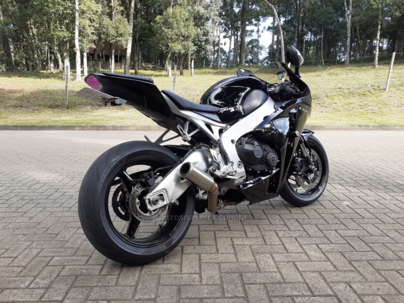 CBR 1000RR  FIREBLADE