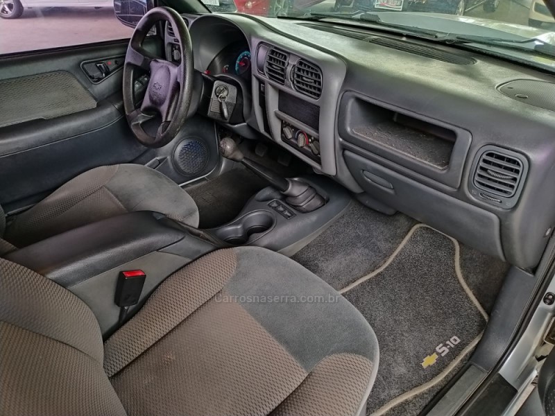S10 2.4 MPFI RODEIO 4X2 CD 8V FLEX 4P MANUAL - 2011 - CAXIAS DO SUL